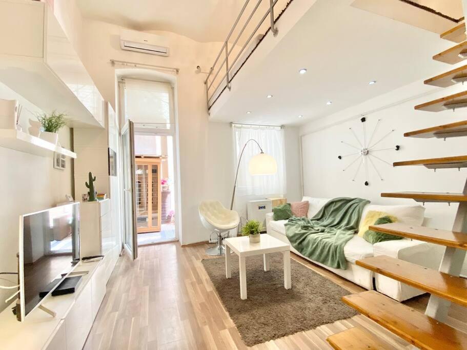 Stay Cool! Apartment With Sauna And Private Garden Budapest Eksteriør bilde